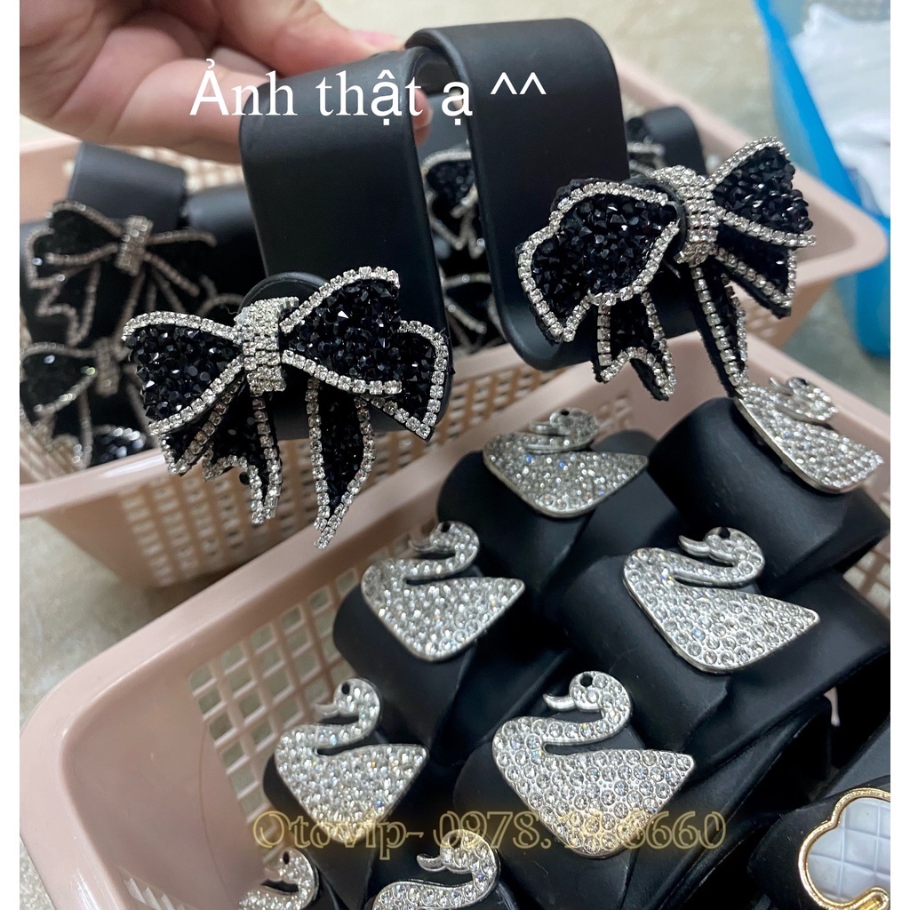 Móc treo đồ sau ghế xe ô tô chữ S cao cấp gắn chiếc nơ, thiên nga, gấu, hoa trà, hoa cúc xinh xắn