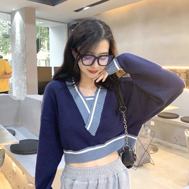 [Mã BTS23 giảm đến 30k đơn 150k] Áo Croptop Sweater Thuỷ Thủ Xanh Than Viền Cổ V Dài Tay
