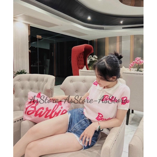 Áo len cổ bẻ Barbie màu hồng phấn phối trắng lại chuẩn bị hot rồi xị em