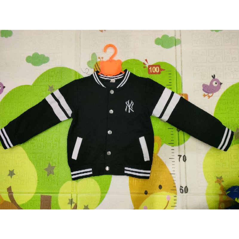 Áo khoác nhẹ da cá cho bé