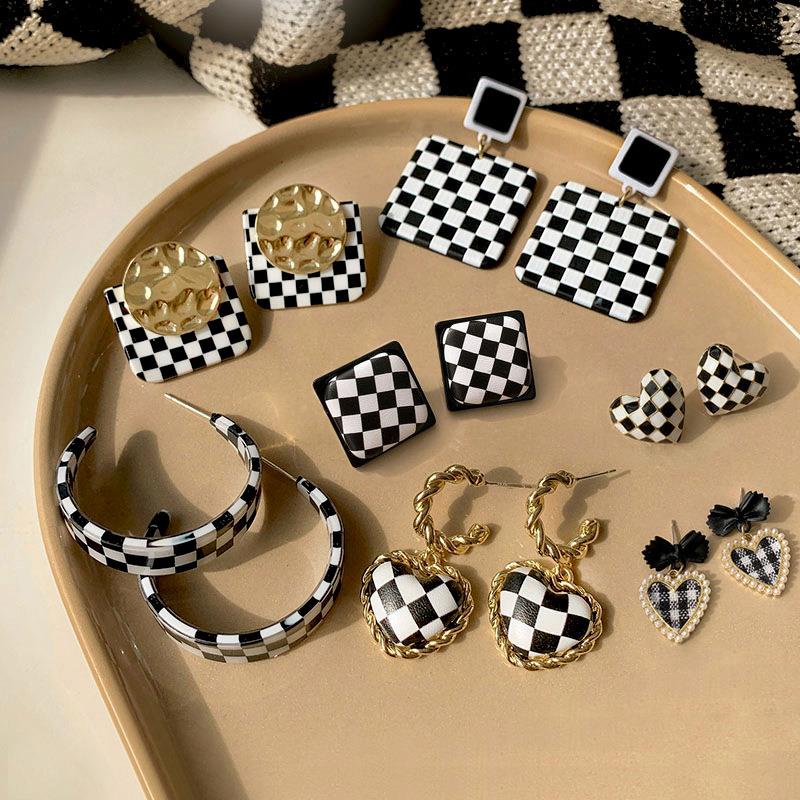 Bông Tai Hình Bảng Đen Trắng Phong Cách Hàn Quốc Thời Trang Cho Nữ