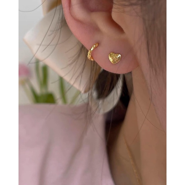 𝐯𝐞𝐥𝐯𝐞𝐭𝐩𝐢𝐧𝐤.𝐚𝐜𝐜🇰🇷 | Khuyên tai tròn mặt sần không gây dị ứng