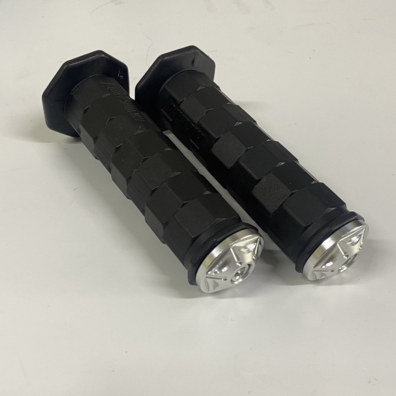 [FREE SHIP] Bao tay kèm gù DAYTONA 1 cặp full hộp - trang trí mọi loại xe - cam kết chất lượng (giá 1 cặp)