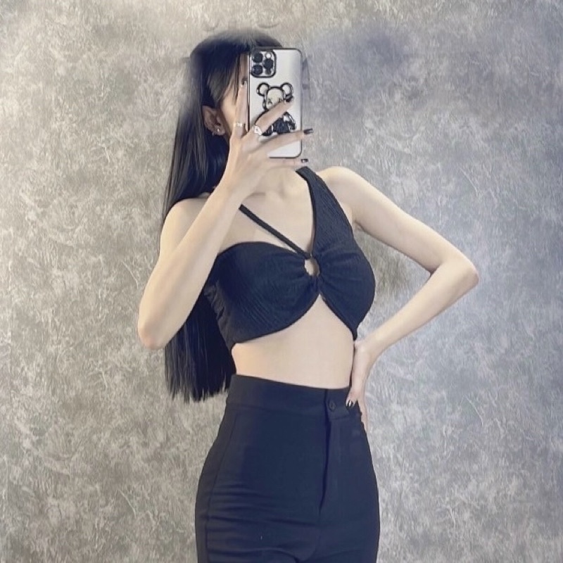 Áo croptop khoen ngực kiểu lệch vai ôm body