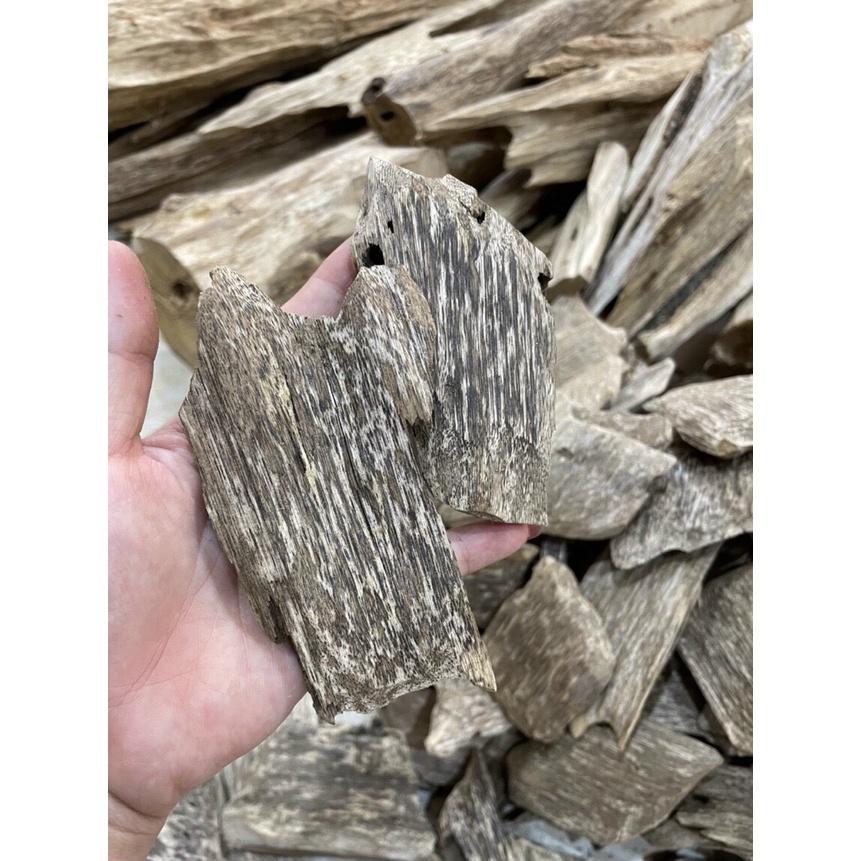 Trầm Miếng xông nhà. Hàng sạch thơm chuân , TẨY UẾ  MAY MẮN CỰC