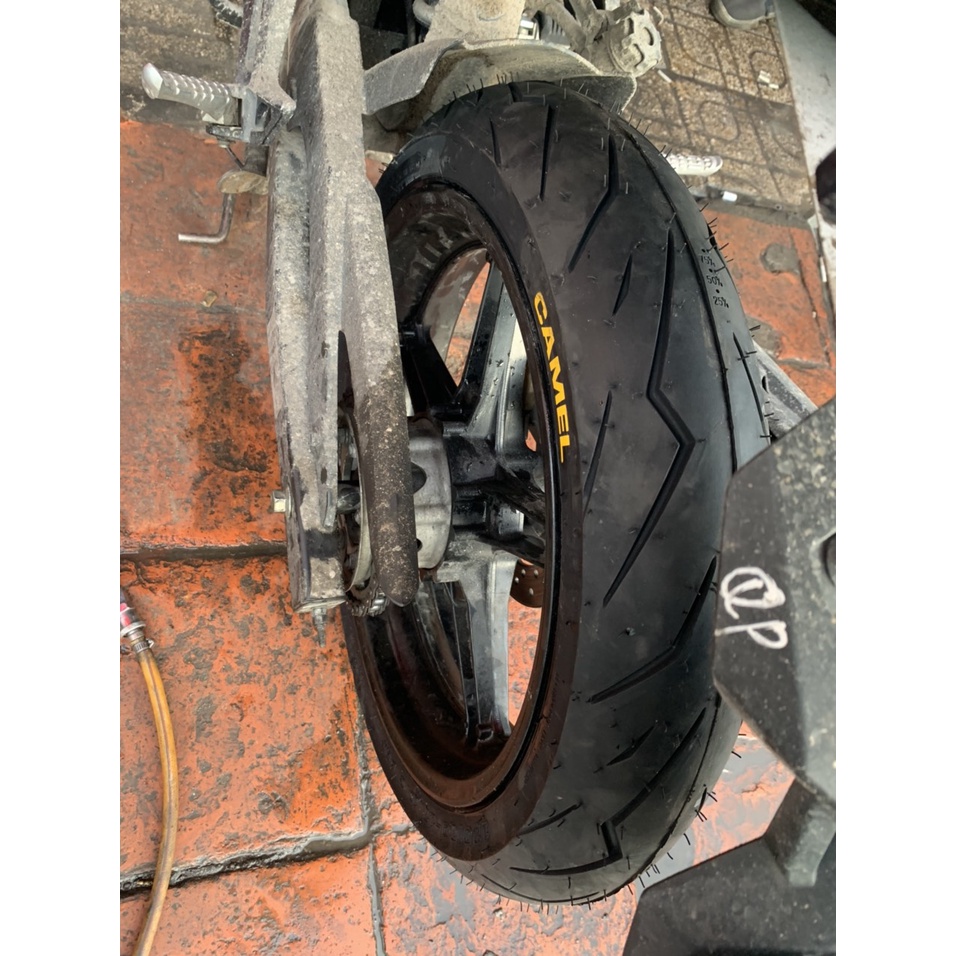 Gai Rosso Camel cho xe số bao đẹp và bao bám đường.