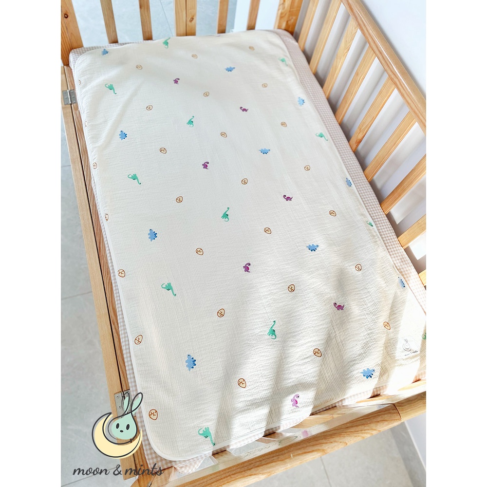 Thảm lót chống thấm cho bé, xô muslin chần bông cao cấp thêu họa tiết Moon&Mints phong cách Hàn Quốc