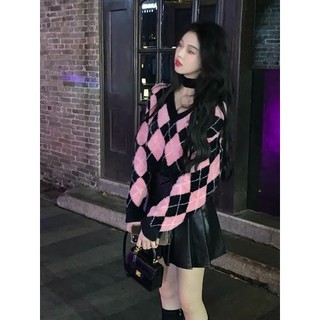 Áo len trám hồng đen cổ v choker