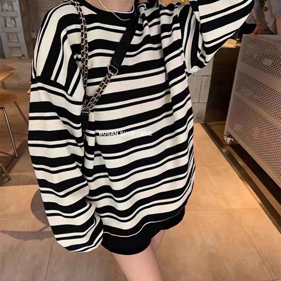 Áo Sweater Trơn Cổ Tròn Phối Kẻ Form Rộng Hàng Quảng Châu M28402 - Thời trang Teen 888