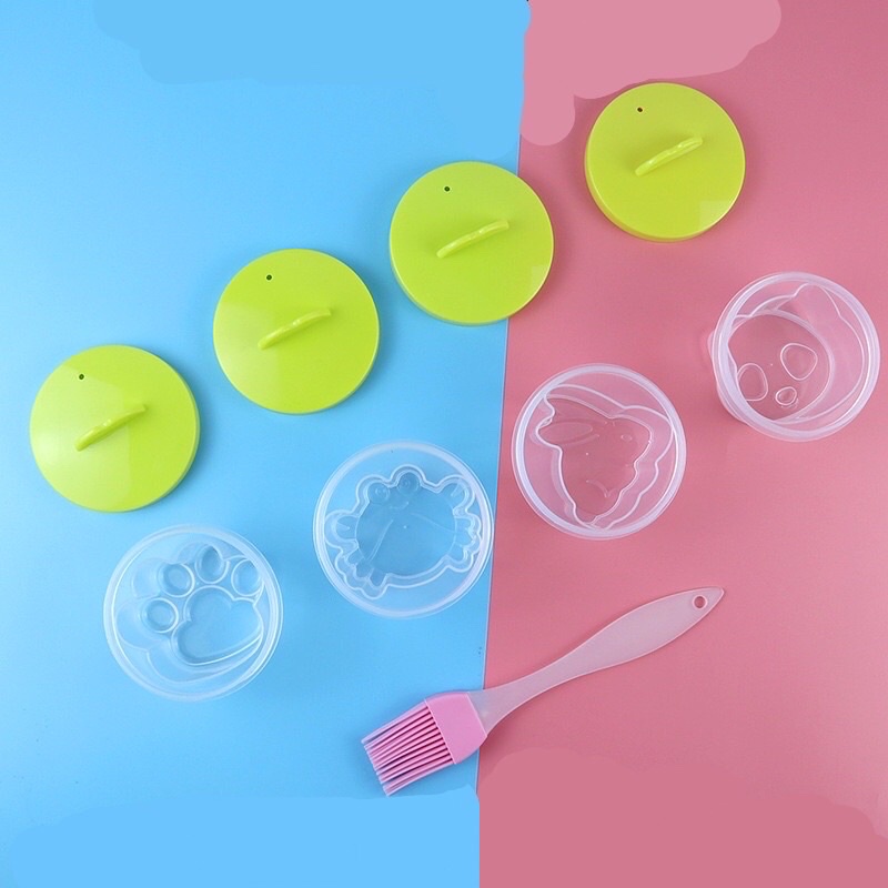 Khuôn hấp trứng, làm bánh cho bé (bộ 4 khuôn nhựa kèm chổi silicon quét dầu)