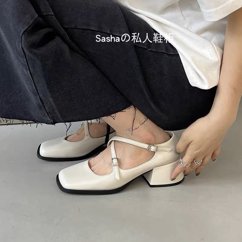 Giày Mary Jane quai chéo đế vuông mũi vuông