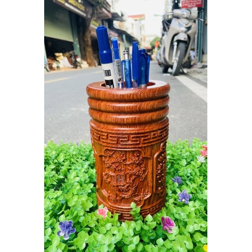 Ống cắm bút khắc nhiều hoa văn khác nhau , bằng gỗ hương đá kt 20 12cm