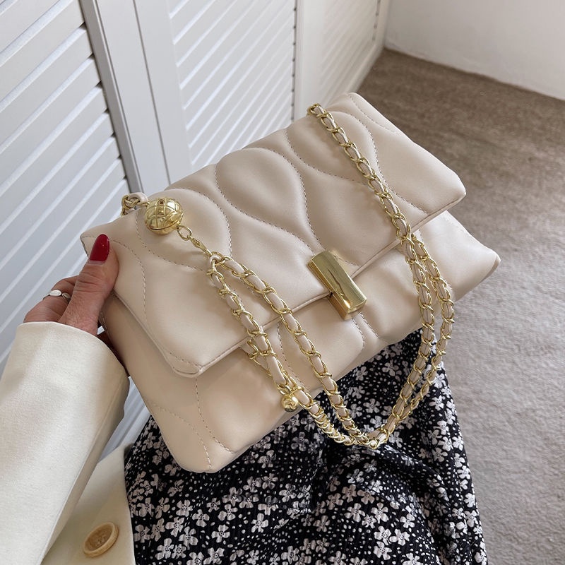 Túi Xách Đeo Vai Phối Dây Xích Phong Cách Thời Trang Mới Dành Cho Nữ