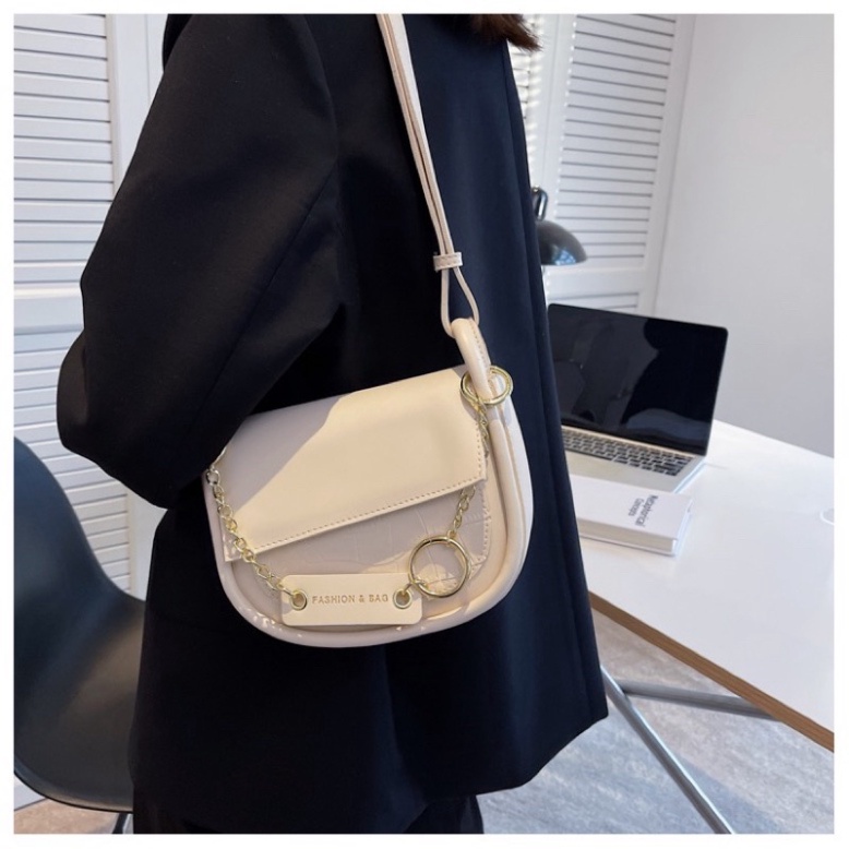 Túi đeo chéo nữ lắp vát mác xích phong cách hàn quốc