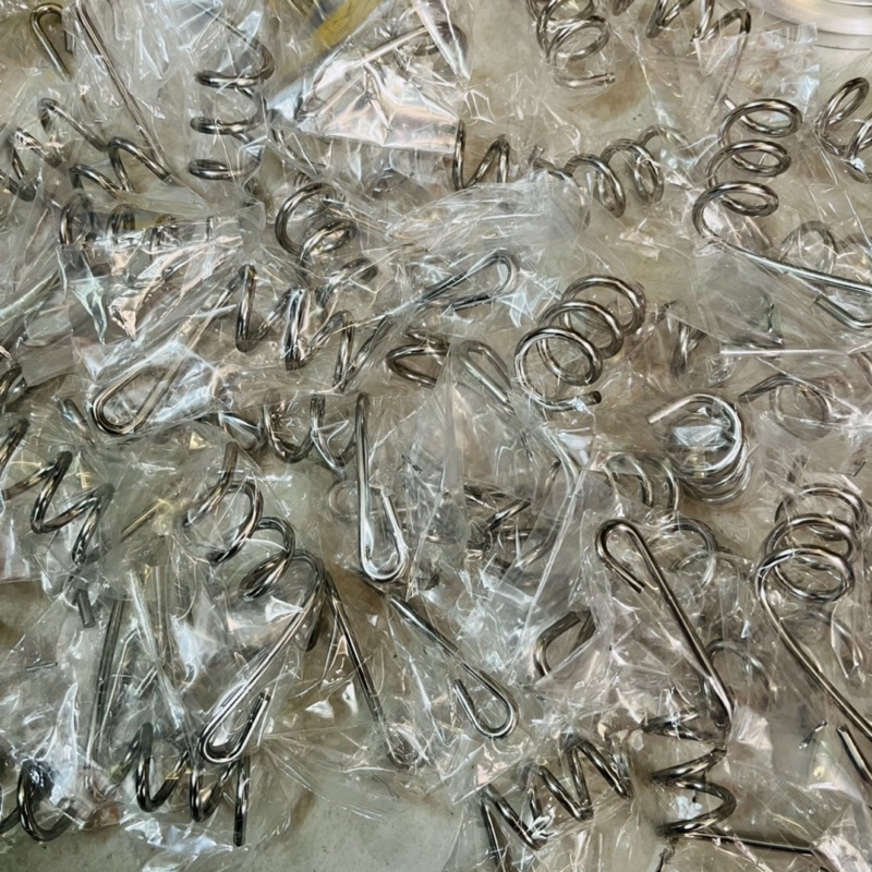 Lò xo kẹp dây dầu/Pas kẹp dầu inox 304