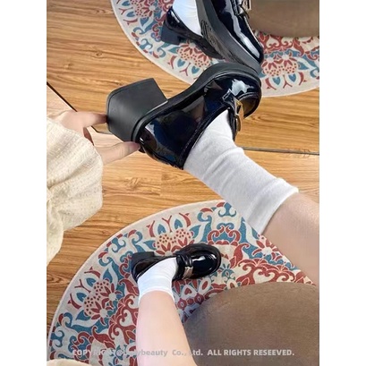 Giày Lười Da Đế Dày Mũi Tròn Phối Khóa Kim Loại Phong Cách Retro Cho Nữ