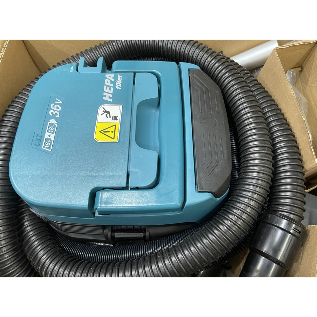 Máy hút bụi dùng pin Makita DVC863LZ