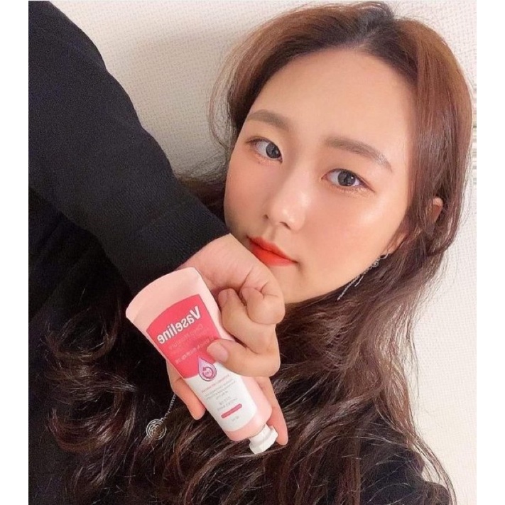 Kem Dưỡng Da Tay và Móng Tay Vaseline Deep Moisture Hand & Nail Cream