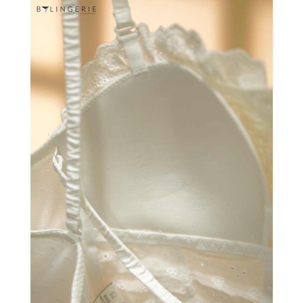 Áo lót corset ren nữ BY LINGERIE màu trắng và đen không gọng mút mỏng B331