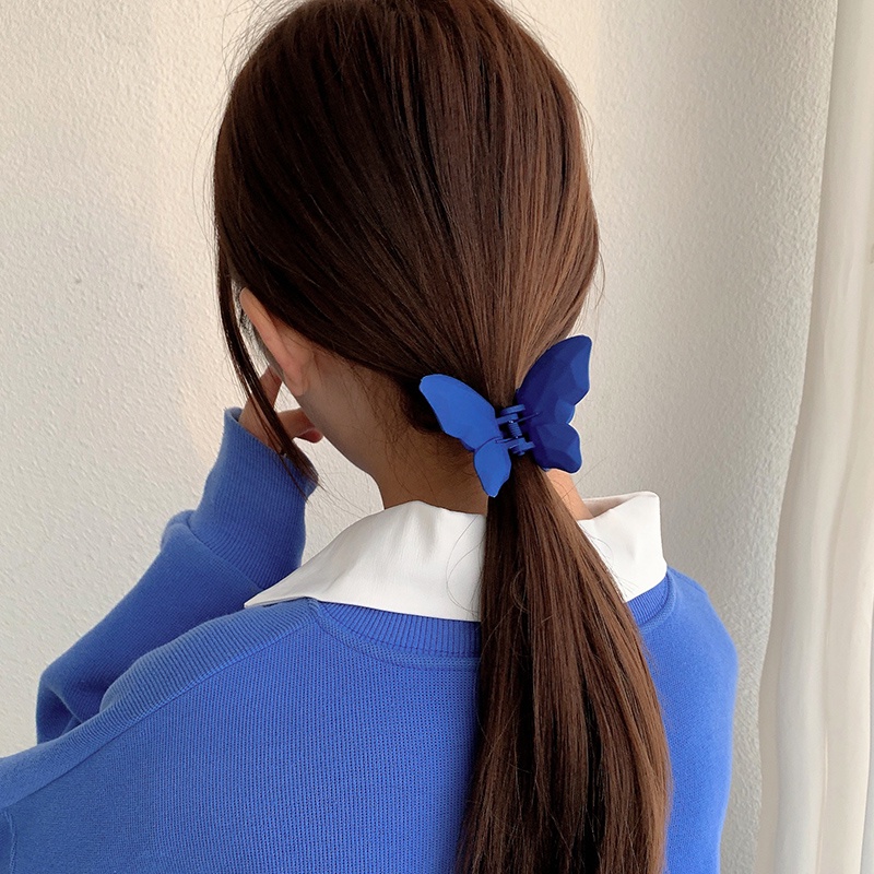 Kẹp Tóc Hình Cá Mập Màu Trắng Xanh Dương Hiệu Klein