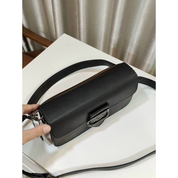 Túi Coa**ch Morgan thanh da thật sang trọng