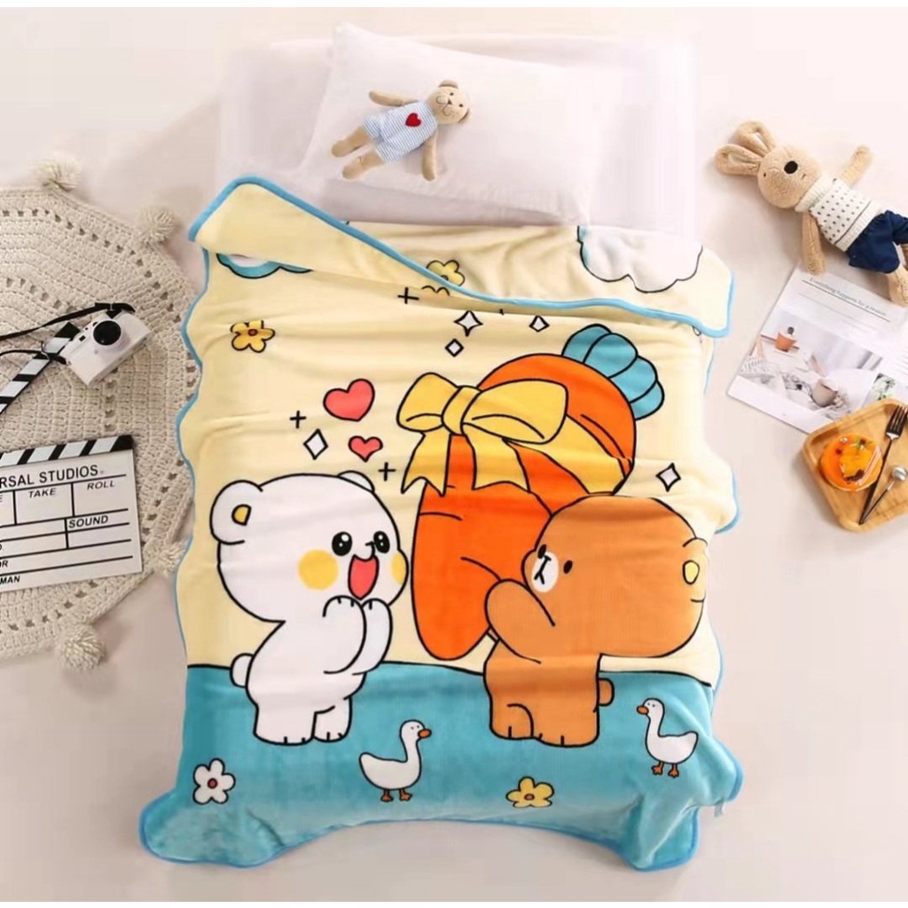 Chăn cho bé đi học chăn tuyết nhung hình ngộ nghĩnh chất tuyết nỉ nhung mềm mịn KT 1m x 1m4 Mẹ Bé Carrot