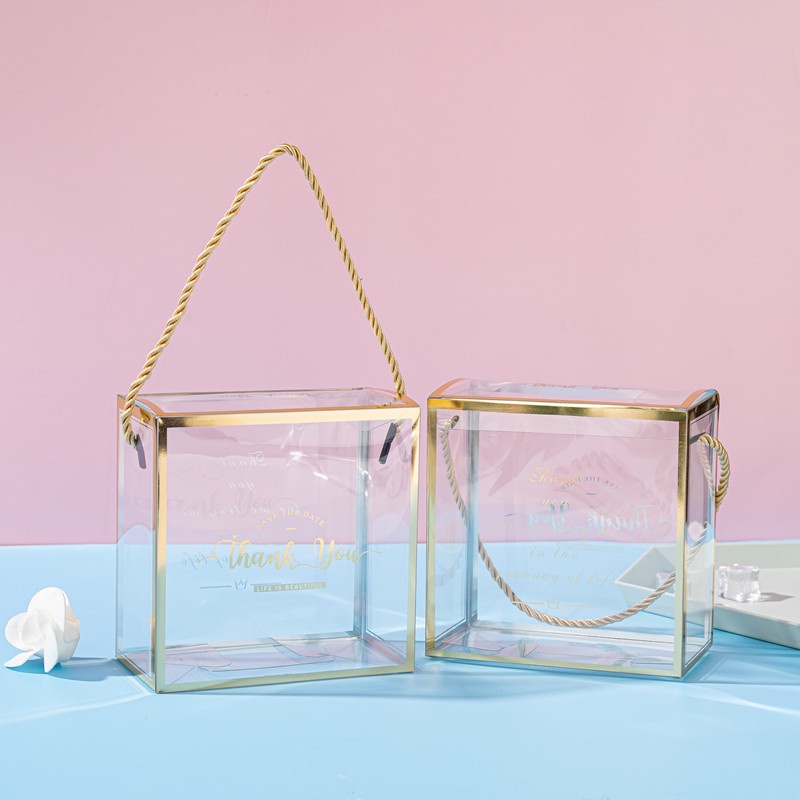 Hộp mica/Hộp nhựa PVC trong suốt viền gold 14x14x7cm nhiều mẫu đựng bánh/son/quà tặng có quai xách