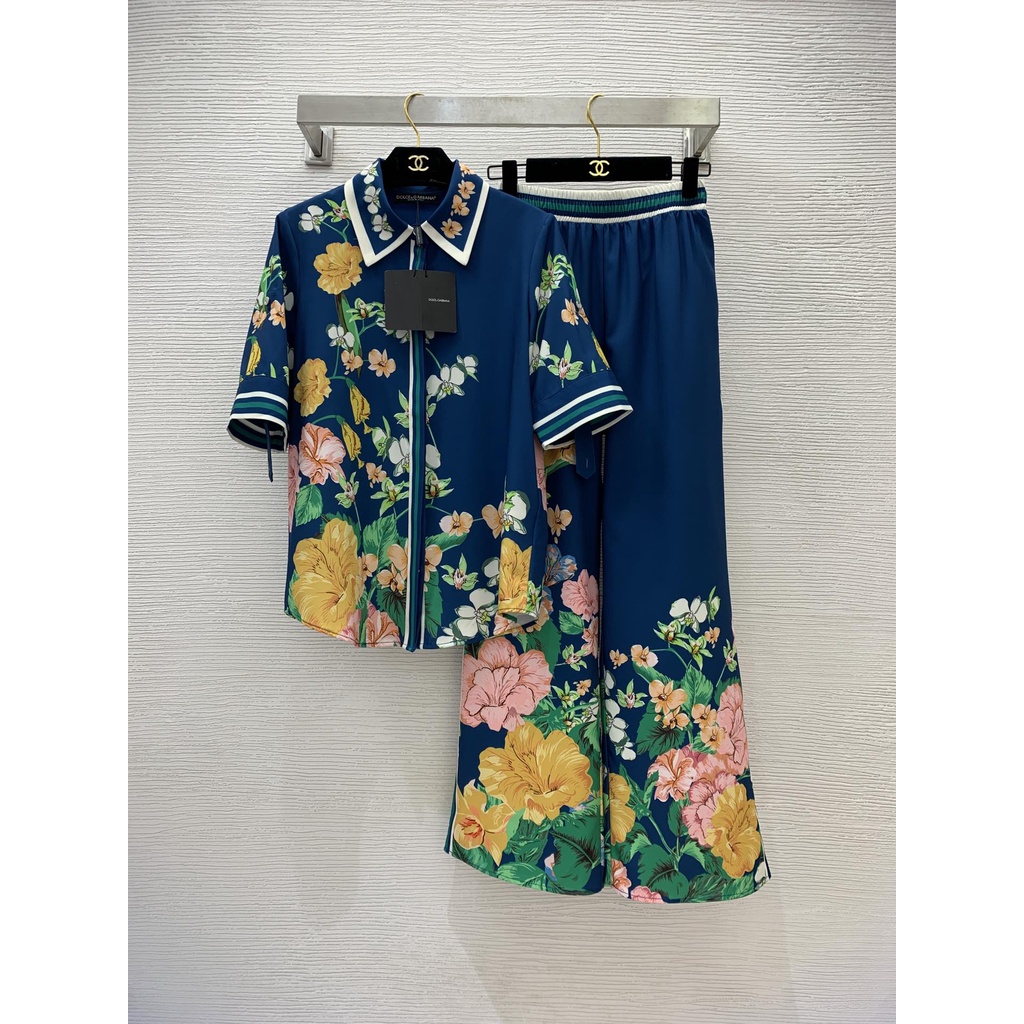 Set quần áo rộng dài tay in hoa của Dolce & Gabbana DG