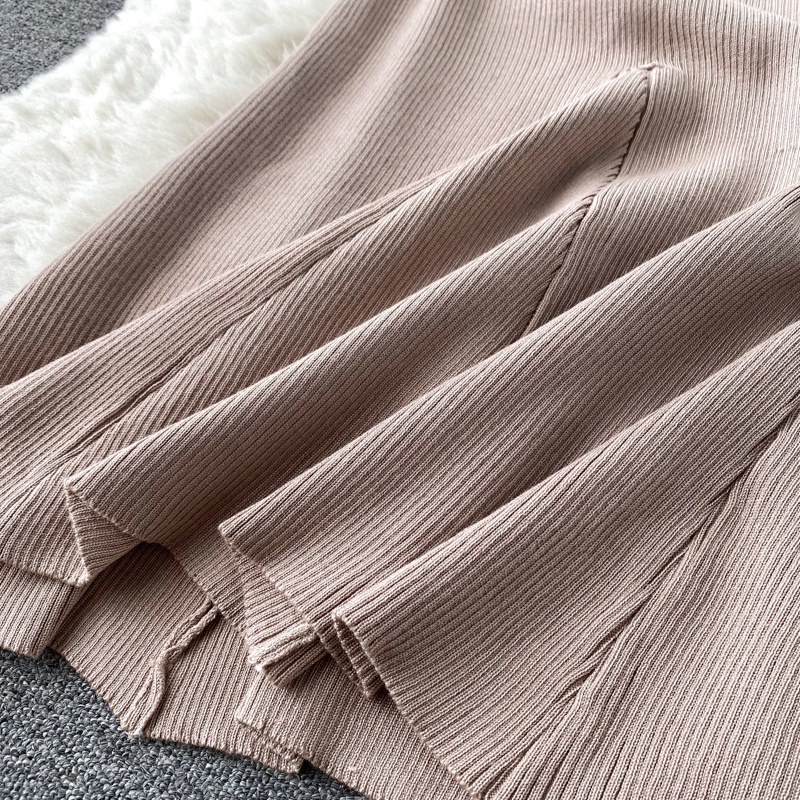 Váy len cổ V nữ kèm dây ruy băng len