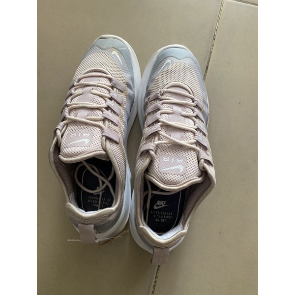 Giày chính hãng đã qua sử dụng