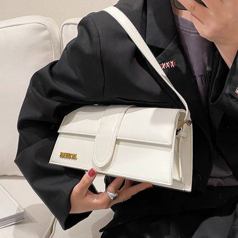 𝗧𝘂́𝗶 𝗫𝗮́𝗰𝗵 𝗧𝗮𝘆 Jacquemus 👜 1990 Studio bag