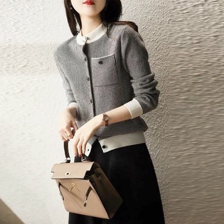 Áo len kẻ phối cổ trắng