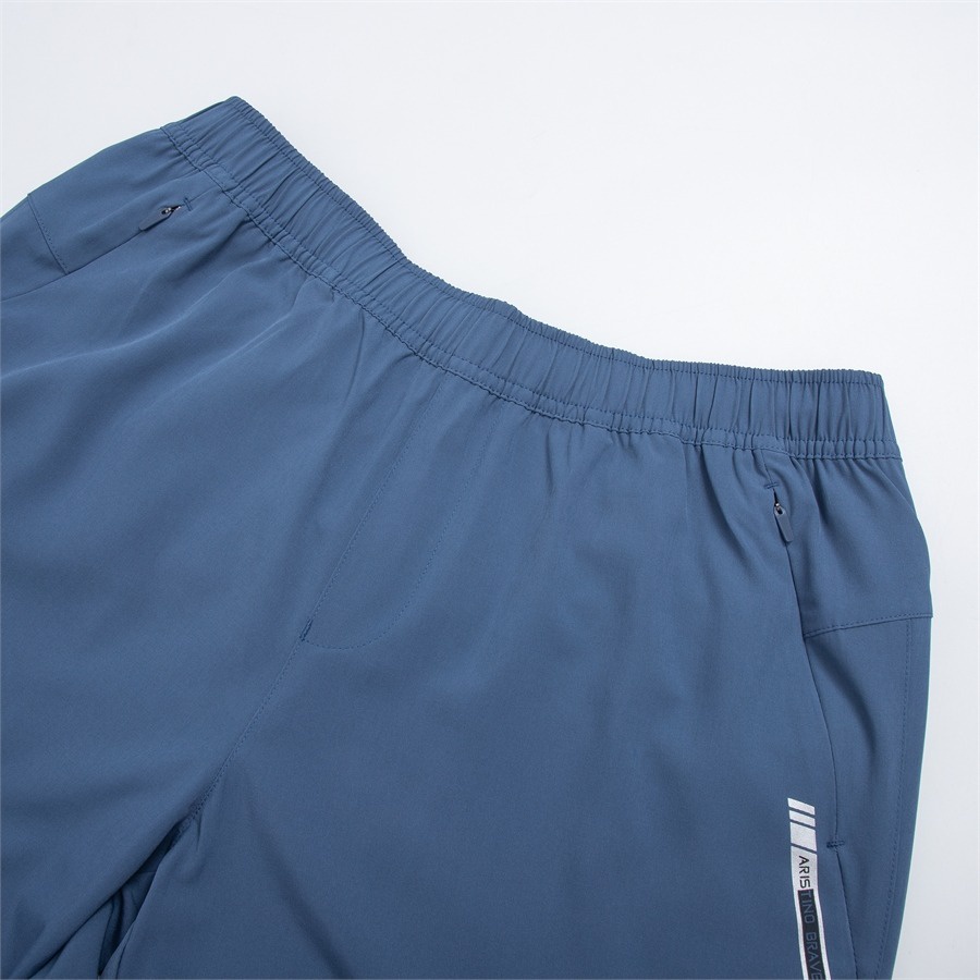 Quần gió nam ARISTINO dáng suông vừa, mặt vải mềm mại, sắc nét -AWP005W2