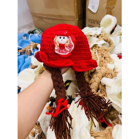 Mũ len kèm tóc tết xinh xắn cho bé gái
