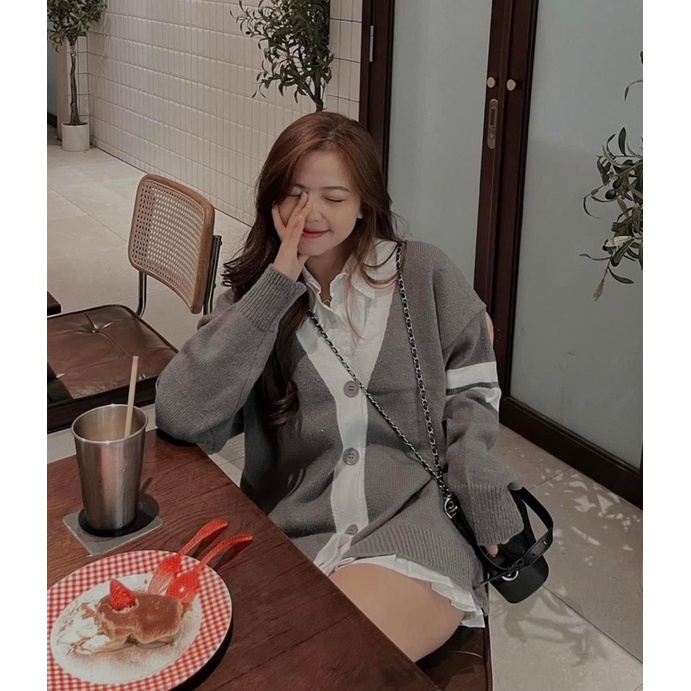 Áo Khoác Cardigan Màu Xám Viền Trắng 2 Sọc tay Cúc Cài chất Nỉ bông