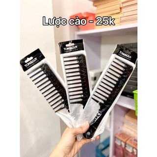 Lược nhựa làm tóc Tony Guy