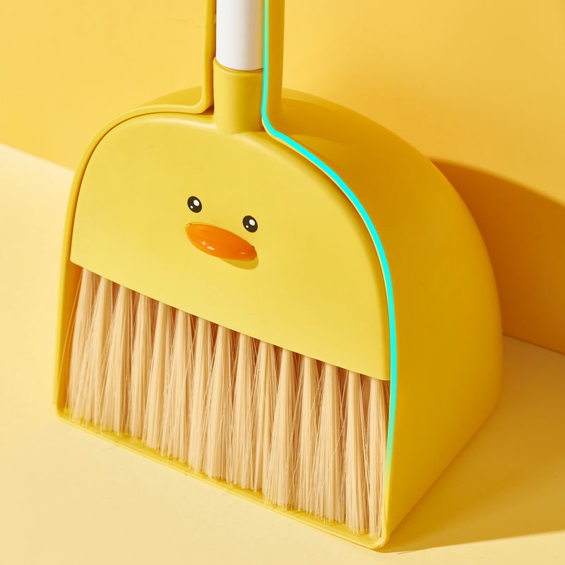 A-LIFE Bộ Chổi Quét Nhà Hình Chú Vịt Vàng Nhỏ Nhắn Xinh Xắn Dành Cho Bé