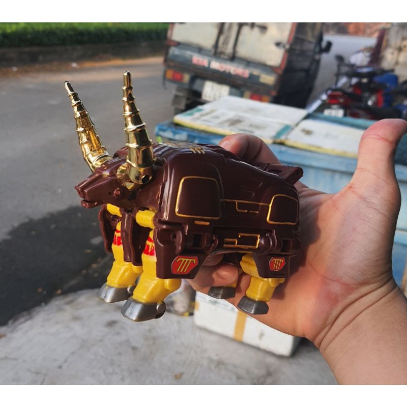 Mô hình đồ chơi siêu nhân gao Gaoranger china. gao trâu rừng.