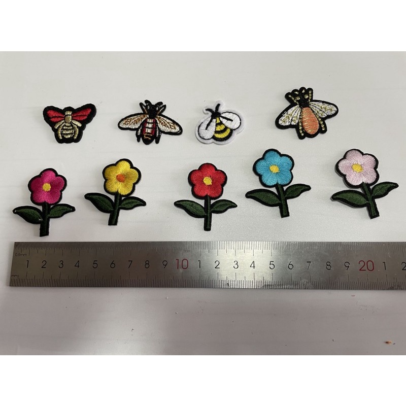 Miếng Dán Ủi Quần Áo Trẻ Em Thêu Hình Hoa Và Ong Nhỏ