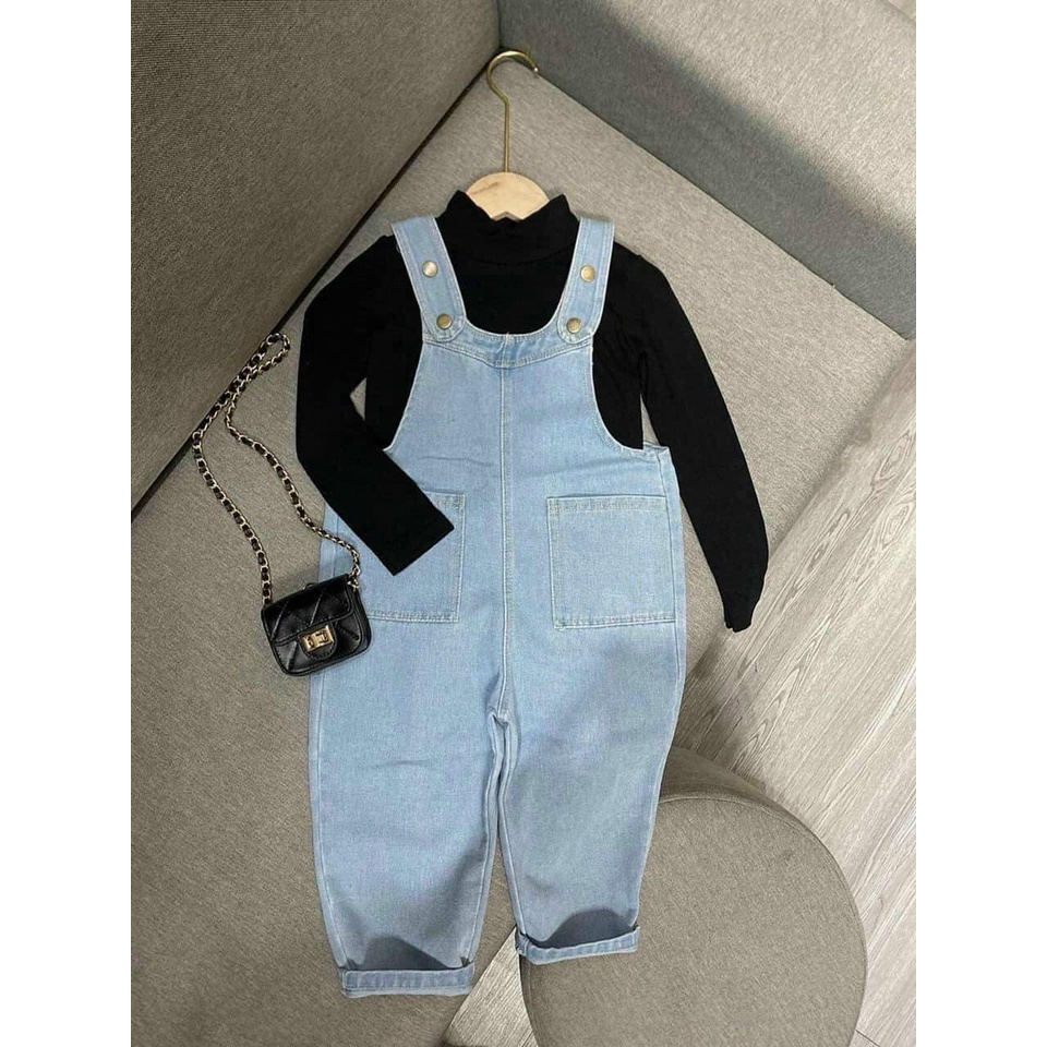 SET YẾM JEAN NHẠT KÈM ÁO ĐEN DÀI TAY CHO BÉ GÁI