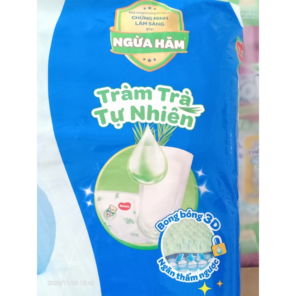 Miếng lót Huggies NB1 108 + 9 miếng tràm trà mới