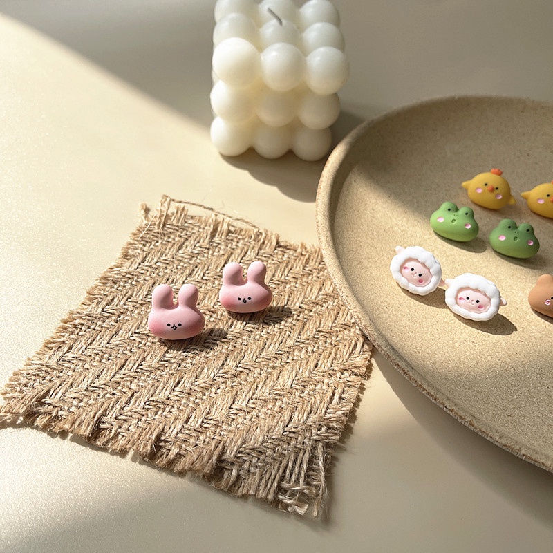 Khuyên Tai resin resin Màu Hồng Đơn Giản Đáng Yêu Hình Cừu Thỏ Gấu Ếch Hổ Gà Con Đáng Yêu