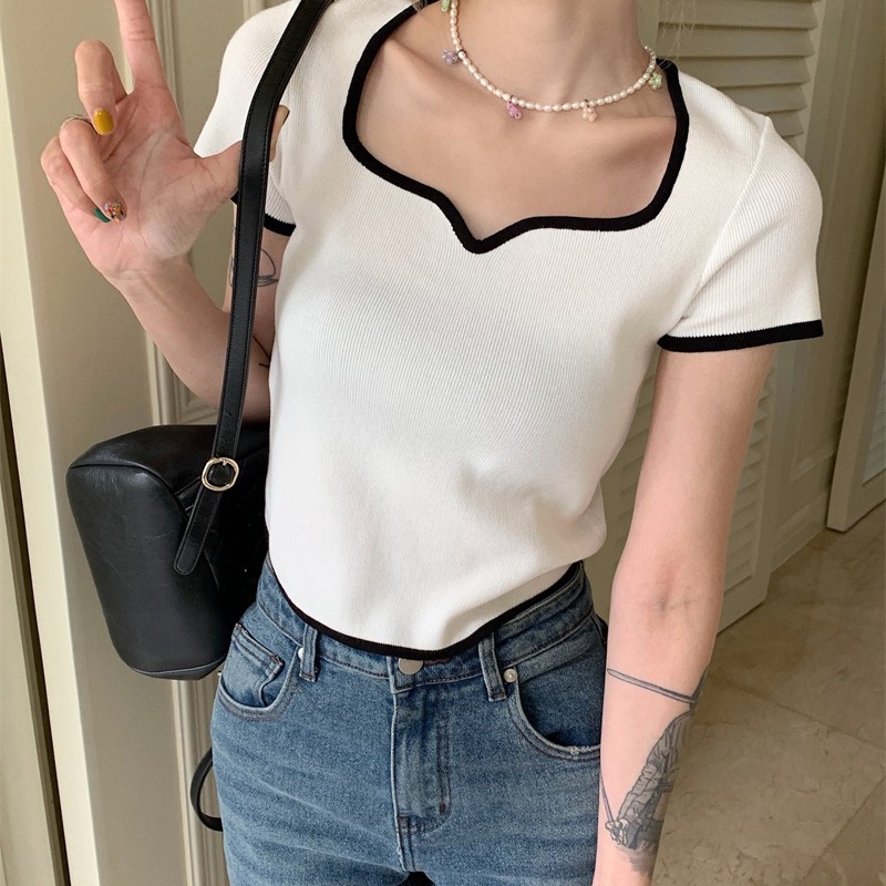 IELGY  IELGY Áo Ngắn Tay Cổ Vuông Thiết Kế Không Đồng Đều Thời Trang Theo Phong Cách Hàn Quốc