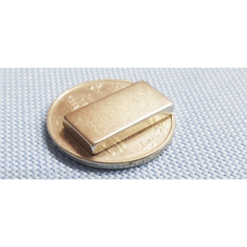 Nam Châm hình chữ nhật nhiều kích thước. Nam châm trắng nhỏ