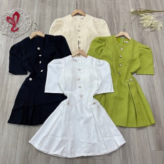 Đầm cổ tròn nút hạt dáng xòe