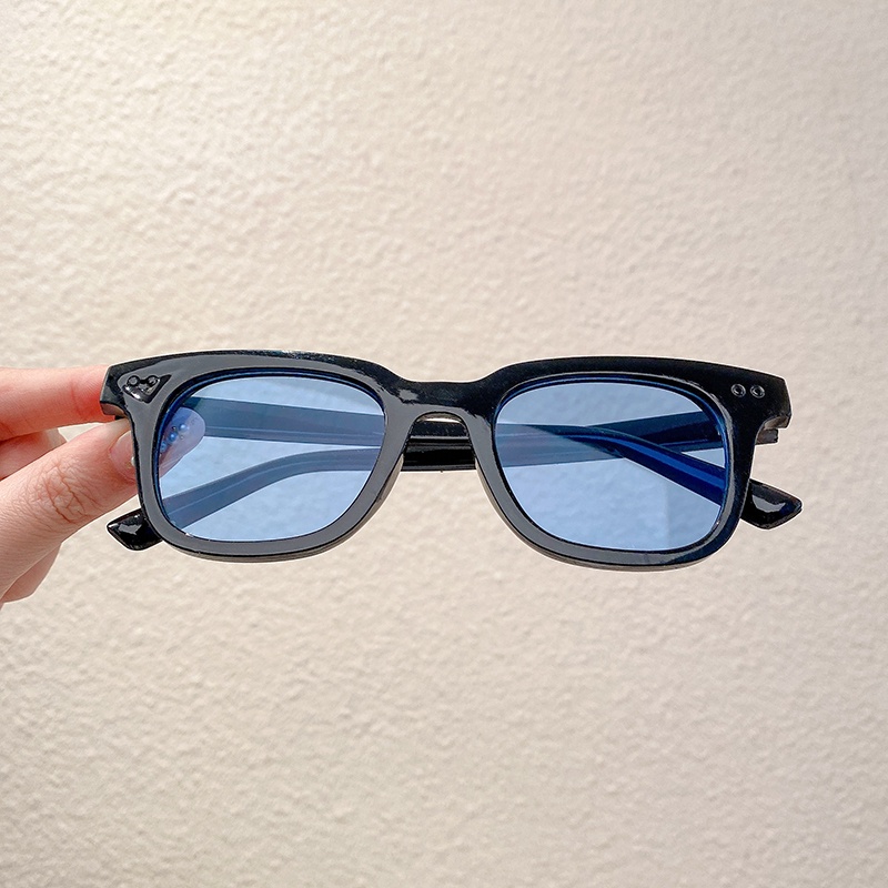 Kính Mát Hàn Quốc Gọng Đen Chống Tia UV