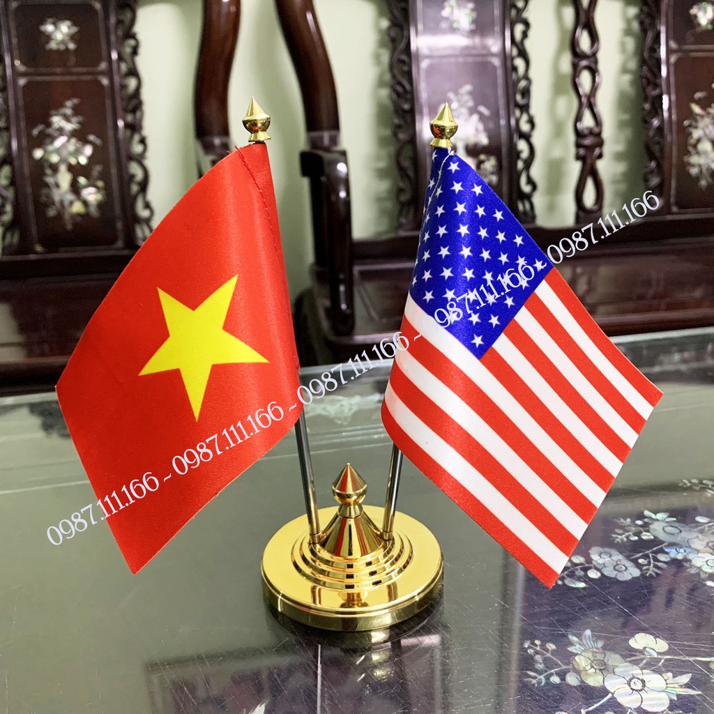 Cờ để taplo xe ô tô