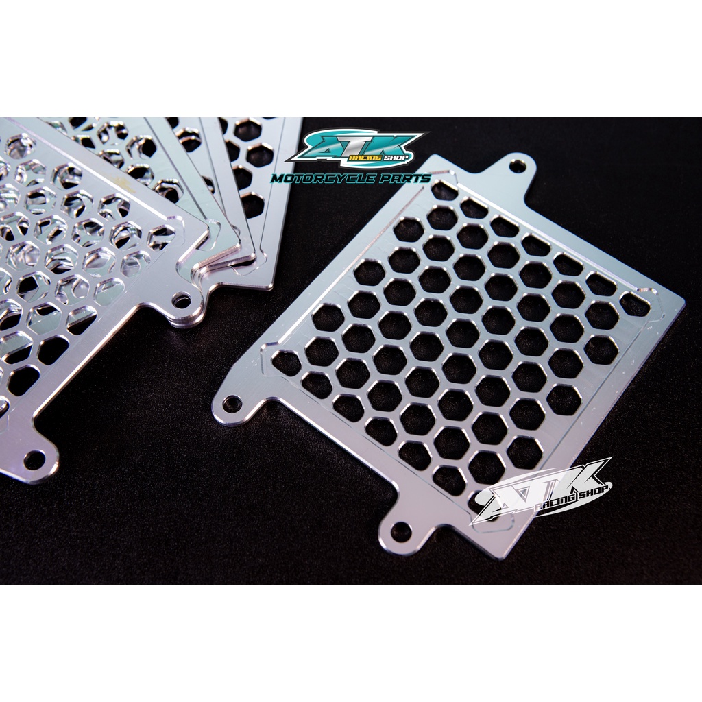 Tấm che két nước Vario ,AB ,SH, nhôm cnc chắc chắn gia công sắc nét dạng lưới chống đá văng va đập cho két nước