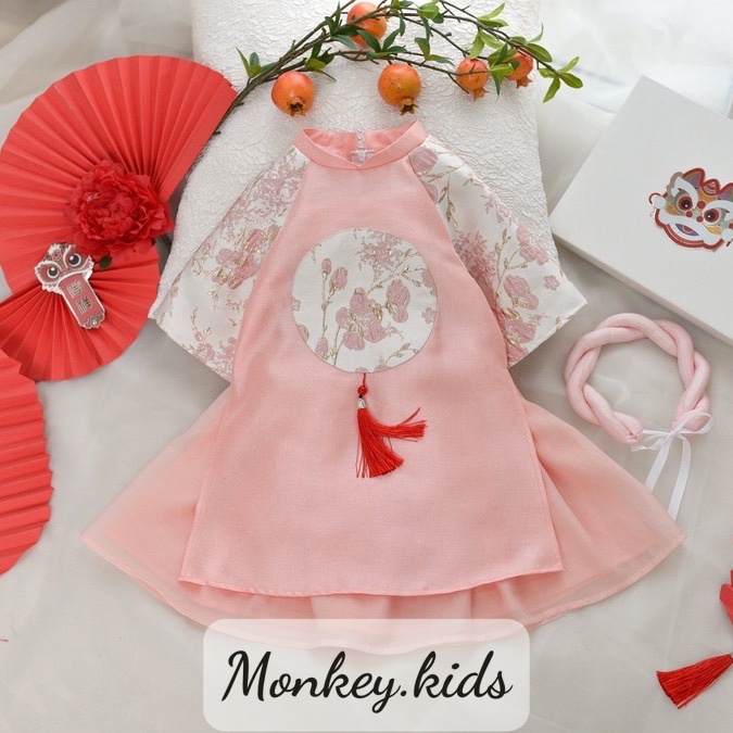 Set áo dài bé gái phối gấm hoa đào 2 mầu đỏ hồng ,sét áo dài trẻ em MONKEY KIDS full size