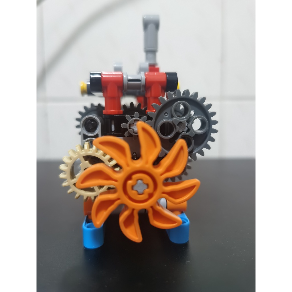 Mô Hình Lắp Ráp Hộp Số Động Cơ Lego Sáu Tốc Độ Dùng Trang Trí Văn Phòng